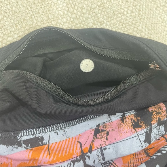 Lululemon Run Times Short II 4", size 2 - Picture 8 of 10